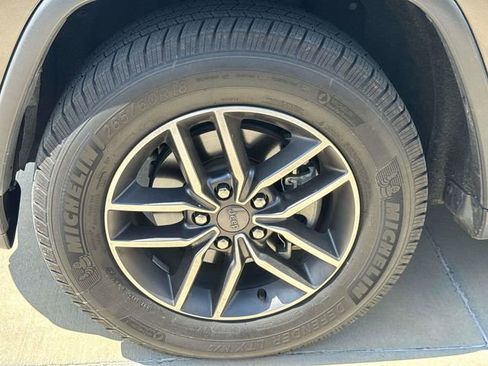 Used 2020 Jeep Grand Cherokee Limited image 7