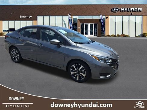 Used 2025 Nissan Versa SV FWD image 7