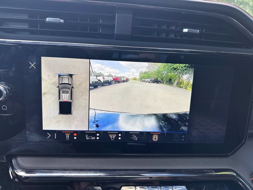 Used 2024 GMC Sierra 1500 AT4 w/ Technology Package AWD/4WD image 28