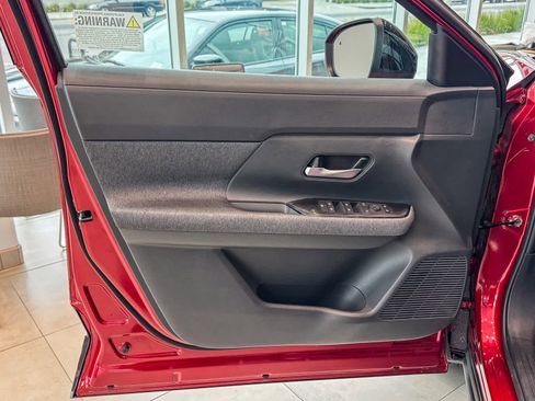 New 2025 Nissan Kicks SV FWD image 23