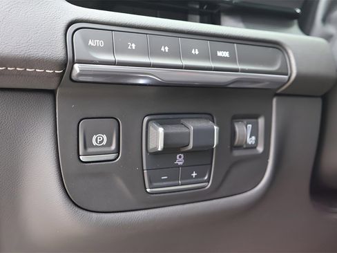 Used 2024 Cadillac Escalade Premium Luxury w/ Performance Package image 22