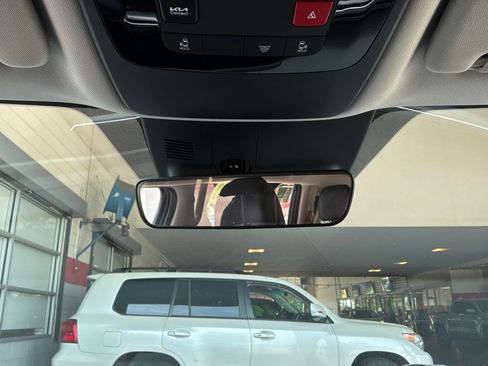 Used 2026 Kia Carnival FWD image 19
