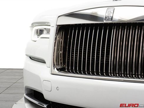 Used 2018 Rolls-Royce Dawn image 15