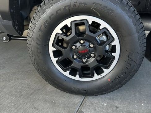 Used 2024 Toyota Tacoma TRD Off-Road image 7