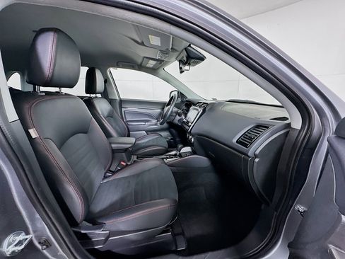 Used 2025 Mitsubishi Outlander Sport SE image 29