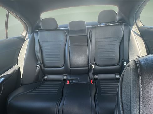 Used 2025 Mercedes-Benz C 300 Sedan image 19
