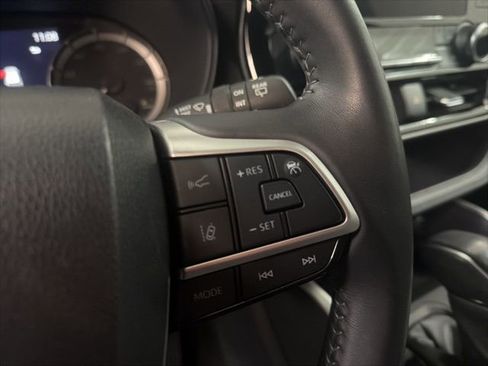 Used 2024 Toyota Highlander LE image 18