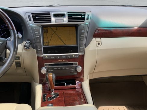 Used 2012 Lexus LS 460 w/ Comfort Pkg RWD image 31