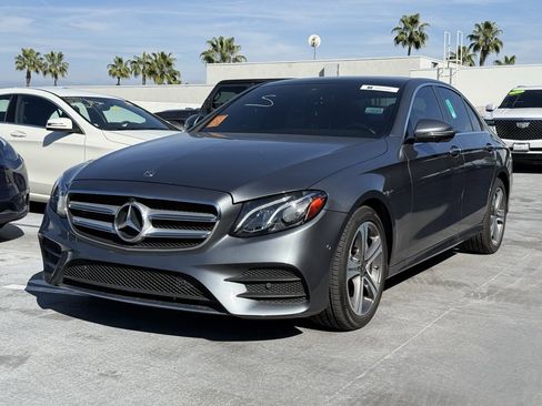 Used 2020 Mercedes-Benz E 350 4MATIC Sedan image 1