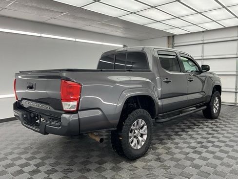 Used 2016 Toyota Tacoma SR5 image 18