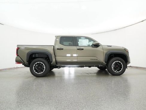 New 2025 Toyota Tacoma TRD Off-Road AWD/4WD image 27
