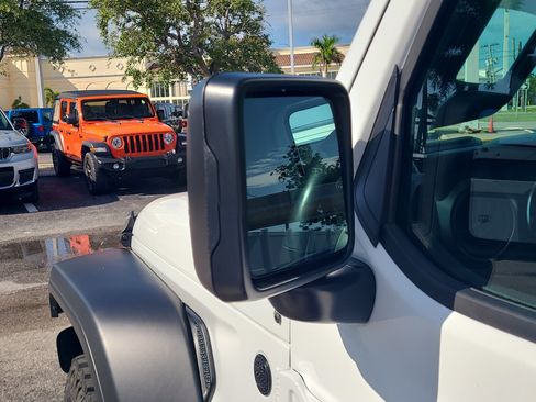 Used 2021 Jeep Wrangler Sport AWD/4WD image 6