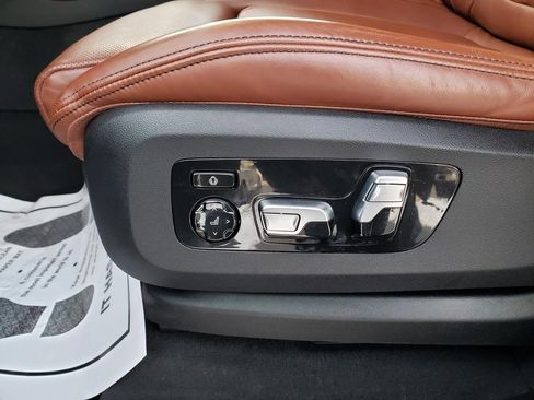 Used 2021 BMW X5 M50i w/ Executive Package image 19