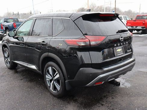 Used 2022 Nissan Rogue SL w/ SL Premium Package image 3