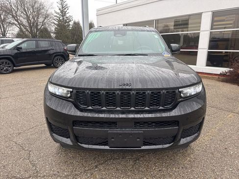 Used 2024 Jeep Grand Cherokee L Altitude image 5