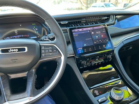 Used 2023 Jeep Grand Cherokee 4WD 4xe image 27