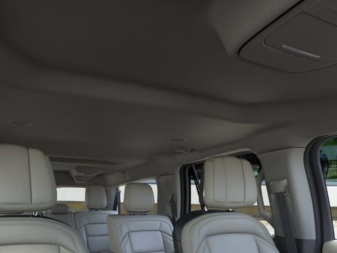 New 2026 Lincoln Navigator L Premier AWD/4WD image 22