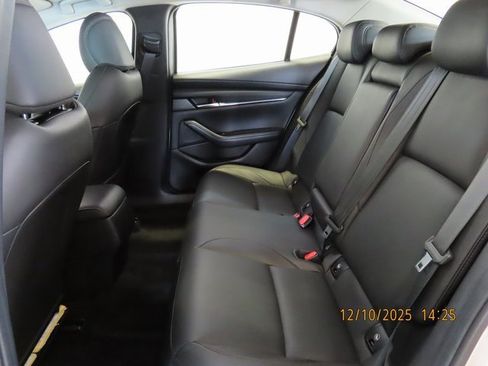 Used 2025 MAZDA MAZDA3 s image 32
