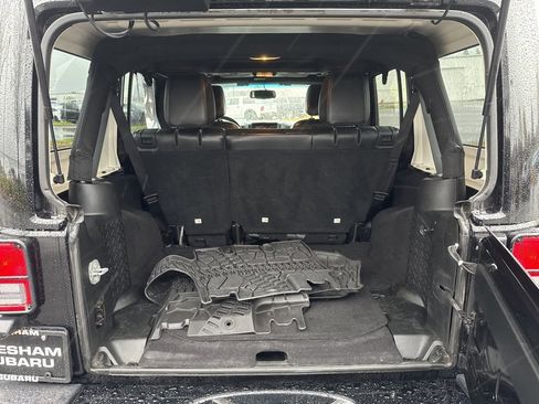 Used 2018 Jeep Wrangler Unlimited Sahara image 20