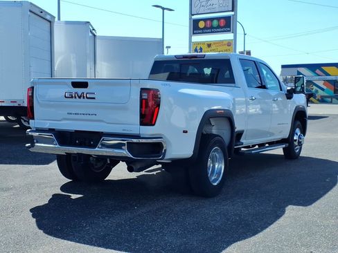 New 2025 GMC Sierra 3500 SLT w/ SLT Premium Package AWD/4WD image 4