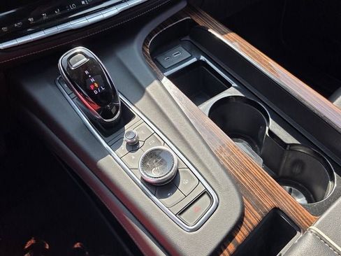 Used 2021 Cadillac Escalade Premium Luxury w/ Driver Assist Tech Package AWD/4WD image 25
