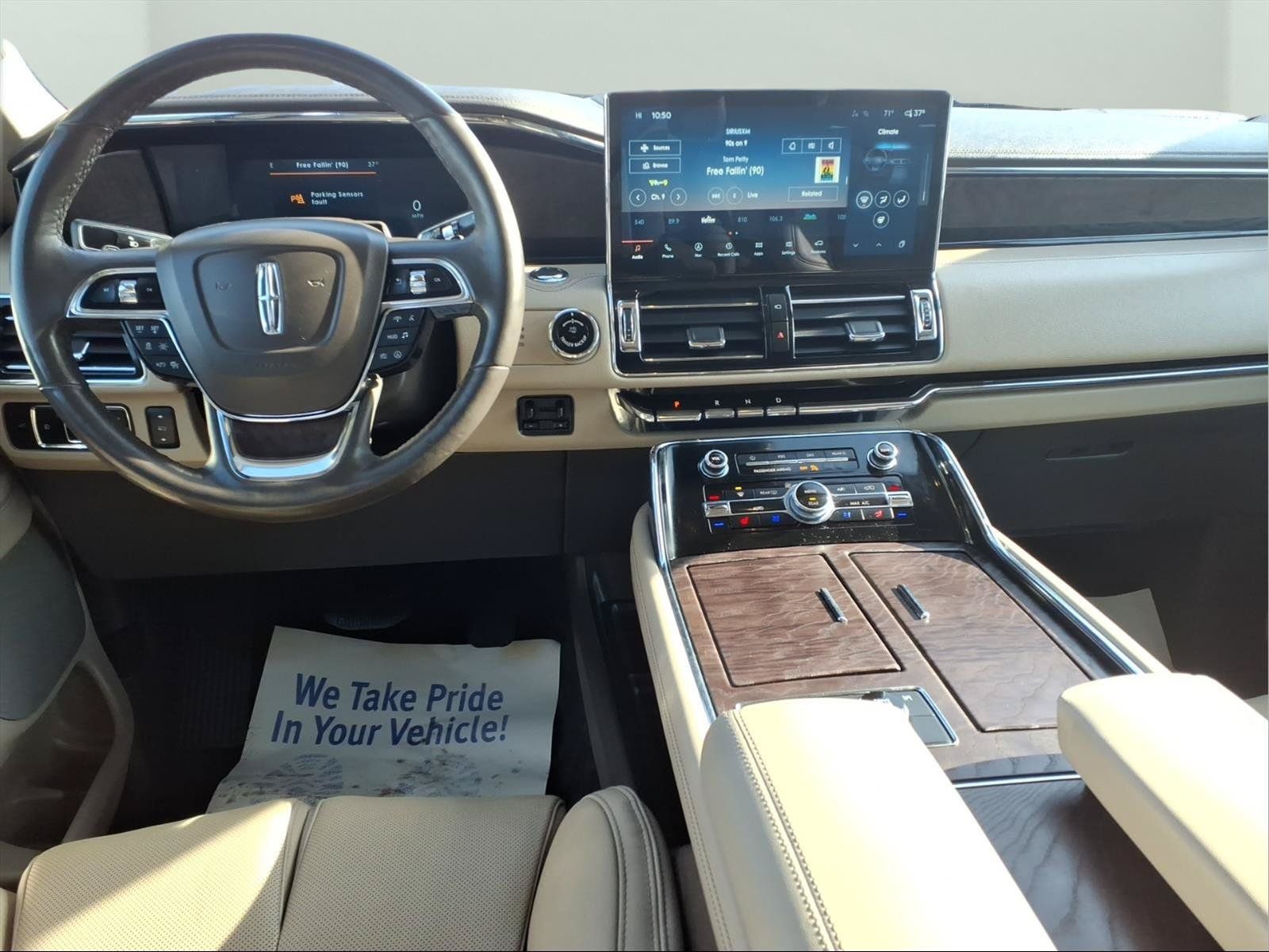 Used 2023 Lincoln Navigator Reserve AWD/4WD image 9