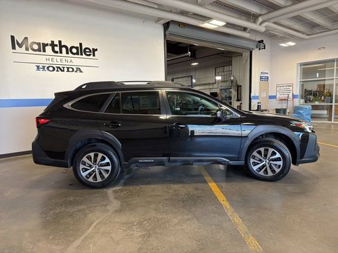 Used 2025 Subaru Outback Premium AWD/4WD image 4