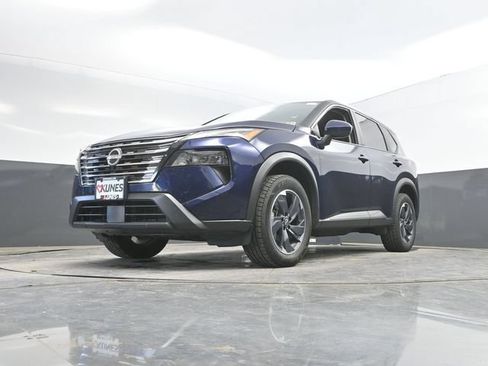 Used 2024 Nissan Rogue SV FWD image 48