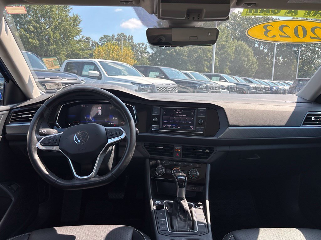 Used 2023 Volkswagen Jetta SE FWD image 7