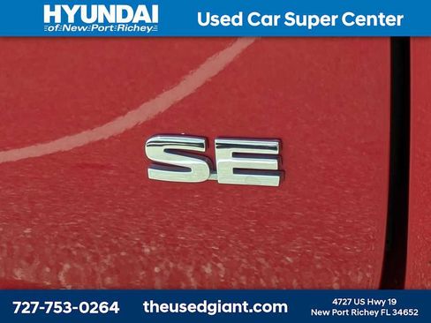 Used 2023 Mitsubishi Outlander SE AWD/4WD image 14