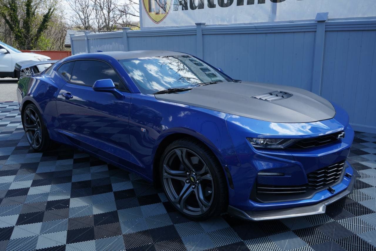 Used 2020 Chevrolet Camaro SS RWD image 2