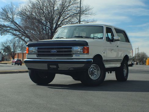 Used 1990 Ford Bronco AWD/4WD image 40