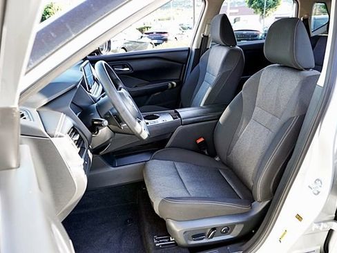Used 2024 Nissan Rogue SV FWD image 16