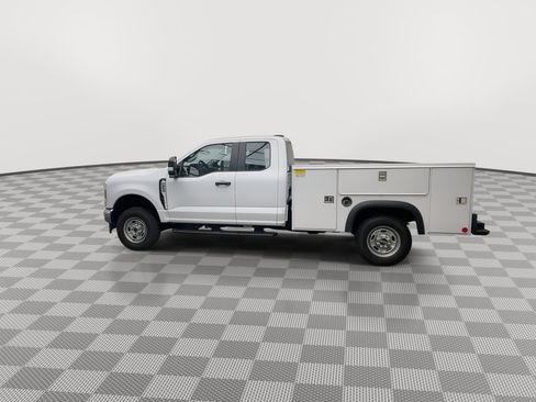 New 2026 Ford F250 XL w/ XL Chrome Package image 35