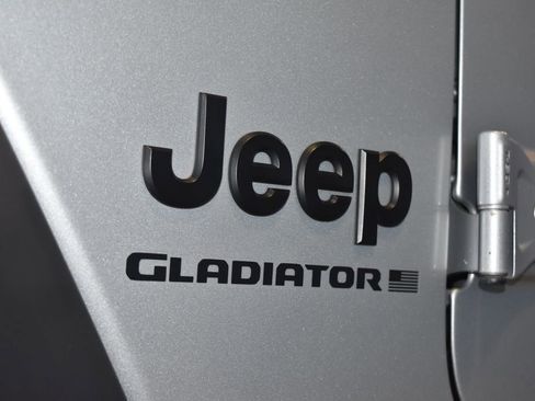 Used 2023 Jeep Gladiator Sport image 28