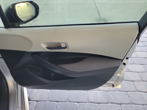 Used 2022 Toyota Corolla LE image 27