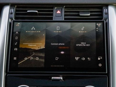 Used 2024 Land Rover Discovery S image 15