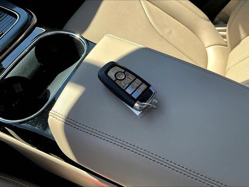 Used 2021 Lincoln Nautilus Reserve FWD image 38