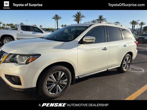 Used 2017 Nissan Pathfinder SV FWD image 1