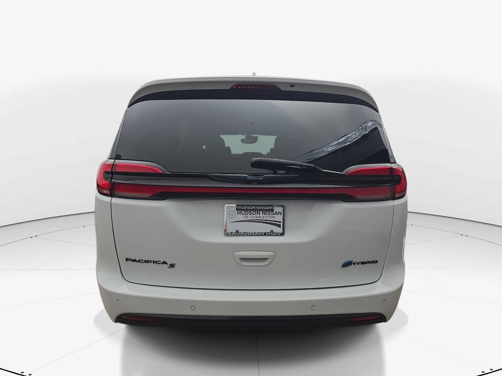 Used 2021 Chrysler Pacifica Limited w/ Uconnect Theater Family Group FWD image 5