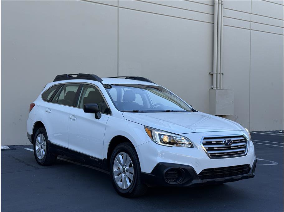Used 2017 Subaru Outback 2.5i AWD/4WD image 2