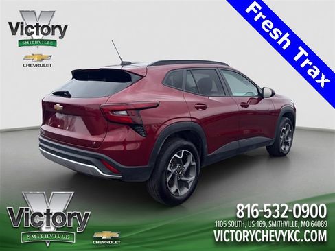 Used 2024 Chevrolet Trax LT image 6