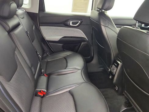 Used 2022 Jeep Compass Latitude AWD/4WD image 23