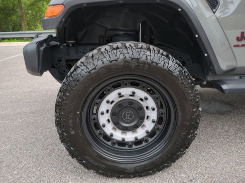 Used 2021 Jeep Gladiator Sport AWD/4WD image 24