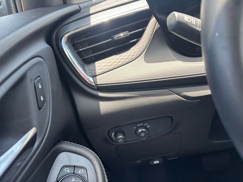Used 2025 Buick Encore GX Preferred FWD image 33