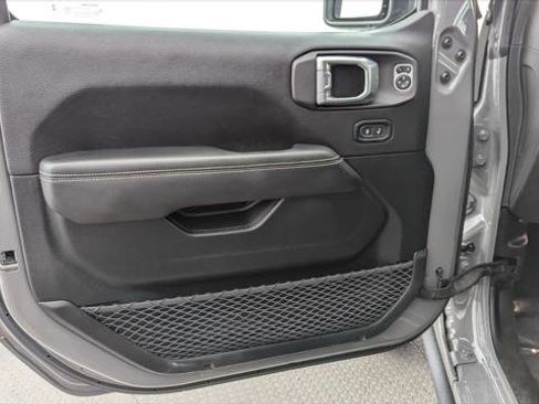 Used 2020 Jeep Gladiator Overland w/ Trailer Tow Package image 13