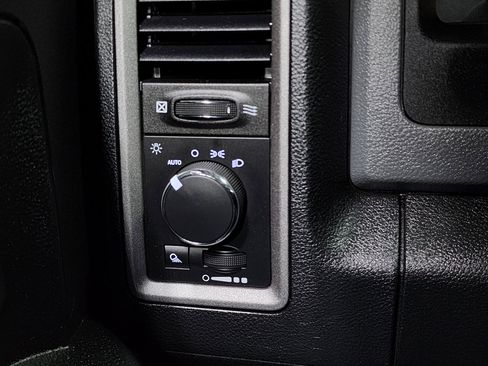 Used 2017 RAM 2500 Tradesman w/ Chrome Appearance Group image 36