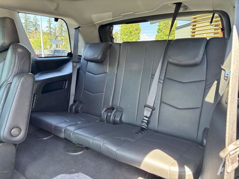 Used 2019 Cadillac Escalade Luxury AWD/4WD image 20