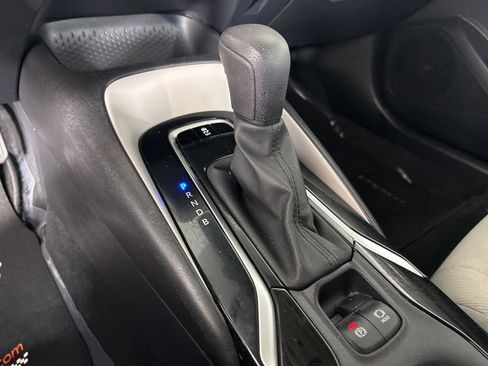 Used 2021 Toyota Corolla LE image 18