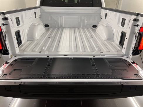 New 2025 Ford F150 Lightning Lariat image 38